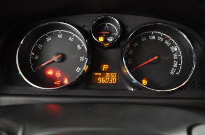 Opel Antara 2.4 AT AWD (167 л. с.)