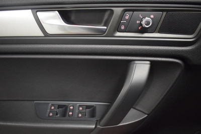 Volkswagen Touareg 3.6 FSI Tiptronic 4Motion (249 л. с.)