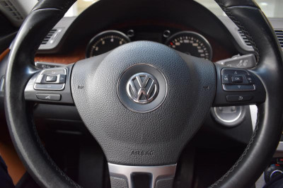 Volkswagen Passat CC 1.8 AT (152 л.с.)