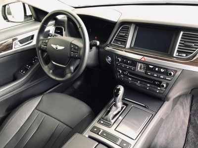 Hyundai Genesis 3.0 AT AWD (249 л. с.) Luxury