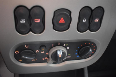 Renault Sandero 1.6 AT (103 л. с.)