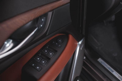 Cadillac Escalade 6.2 AT (409 л.с.) 4WD