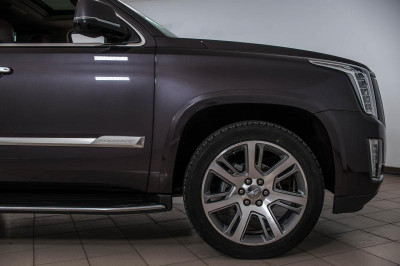 Cadillac Escalade 6.2 AT (409 л.с.) 4WD