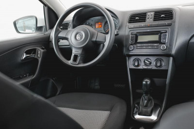 Volkswagen Polo 1.6 Tiptronic (105 л. с.)