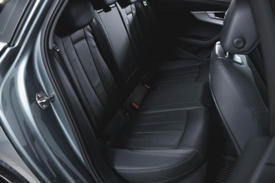 Audi A4 1.4 TFSI S tronic (150 л. с.)