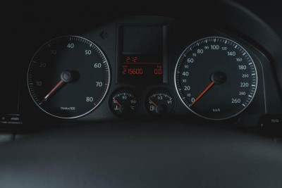 Volkswagen Golf 1.6 MT (101 л.с.)