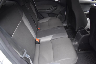 Ford Focus 1.6 MT (105 л. с.)