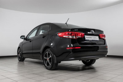 Kia Rio 1.4 MT (107 л. с.)
