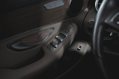 Mercedes-Benz GLC-Класс 250 4MATIC 2.0 AT (211 л.с.) 4WD