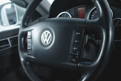 Volkswagen Touareg 2.5 TDI AT (174 л. с.)