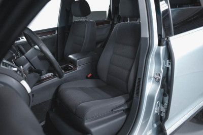 Volkswagen Touareg 2.5 TDI AT (174 л. с.)