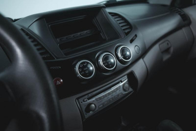 Mitsubishi L200 2.5 DI-D MT (136 л. с.)
