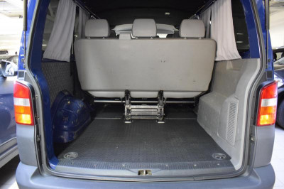 Volkswagen Transporter 2.5 TDI Kombi L MT (130 л. с.)