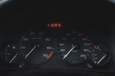 Peugeot 206 1.4 MT (75 л. с.)