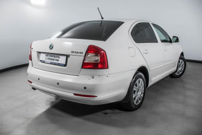 ŠKODA Octavia 1.6 MultiFuel MT (102 л. с.)