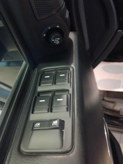Land Rover Discovery 4.4 AT (295 л. с.)