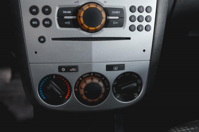 Opel Corsa 1.4 AT (101 л. с.)