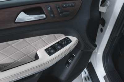 Mercedes-Benz GL-класс 500 4.7 AT (435 л.с.) 4WD