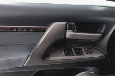 Toyota Land Cruiser 4.7 4WD AT (288 л. с.)