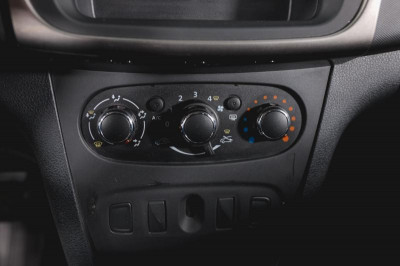 Renault Logan 1.6 AMT (82 л. с.) Confort