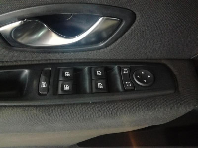 Renault Fluence 1.6 MT (110 л. с.)