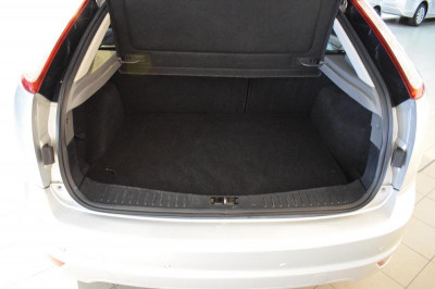 Ford Focus 1.6 MT (101 л. с.)