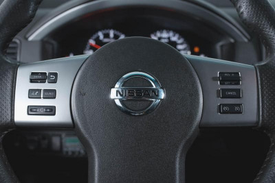 Nissan Pathfinder 2.5 dCi Turbo AT AWD (190 л. с.)