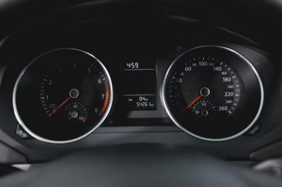 Volkswagen Jetta 1.6 MPI AT (110 л. с.) Trendline