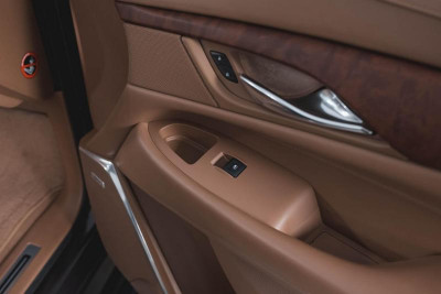 Cadillac Escalade 6.2 AT (409 л.с.) 4WD