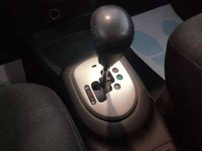 Toyota Yaris 1.3 AT (87 л. с.)