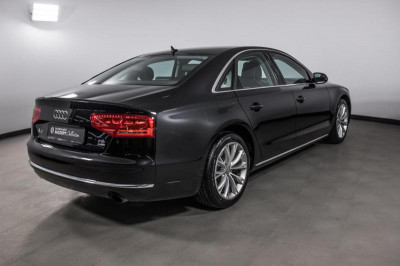Audi A8 4.2 FSI L quattro tiptronic (372 л. с.)