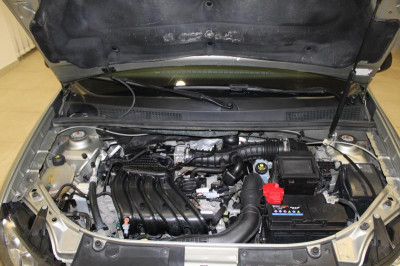 Renault Logan 1.6 MT (113 л. с.) Access