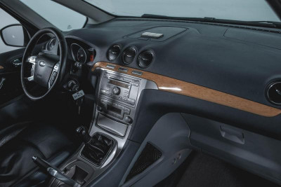 Ford Galaxy 2.0 MT (145 л. с.)