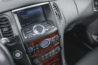 Infiniti QX50 2.5 AT AWD (222 л. с.) Design