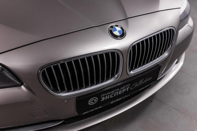BMW 5 серия 528i AT (245 л. с.)
