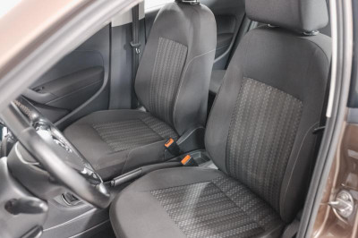 Volkswagen Polo 1.6 MT (105 л.с.) Comfortline