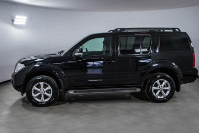 Nissan Pathfinder 2.5 dCi Turbo MT AWD 7 seats (190 л. с.)