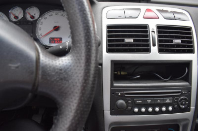 Peugeot 307 1.6 MT (110 л. с.)