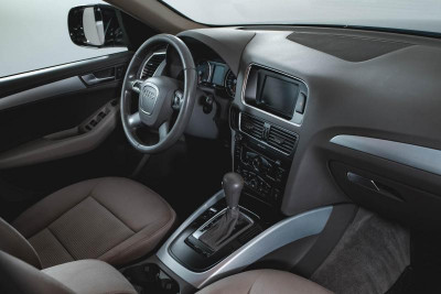Audi Q5 2.0 TDI clean diesel S tronic quattro (170 л. с.)