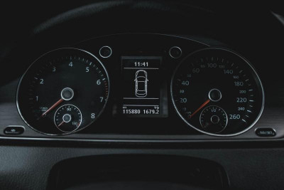Volkswagen Passat 1.8 TSI DSG (152 л. с.)