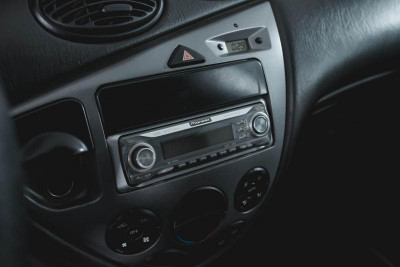 Ford Focus 1.6 MT (101 л. с.)