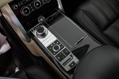 Land Rover Range Rover 4.4 SDV8 AT AWD (339 л. с.) Vogue
