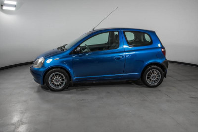 Toyota Yaris 1.0 MT (68 л. с.)