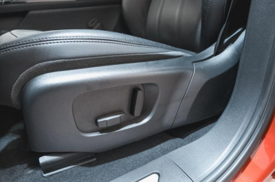 Land Rover Range Rover Evoque 2.0 (180 л.с.) дизель, АКПП, полный привод (4WD)