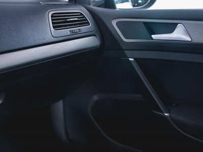 Volkswagen Golf 1.4 MT (122 л.с.)