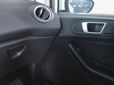 Ford Fiesta Седан 1.6 AT (105 л. с.)