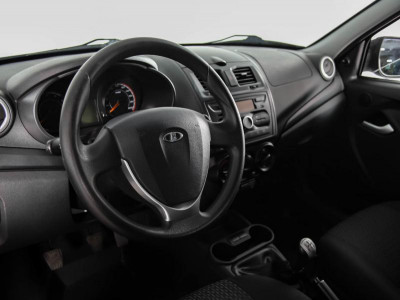 LADA Kalina универсал 1.6 MT 8кл (87 л. с.)