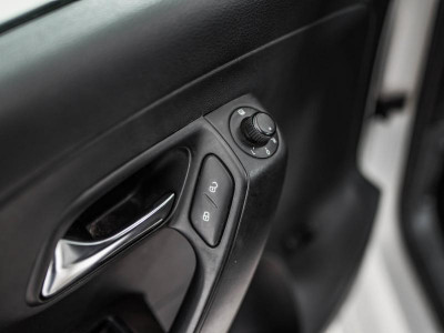 Volkswagen Polo 1.6 MT (105 л. с.)