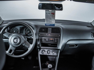 Volkswagen Polo 1.2 MT (70 л. с.)