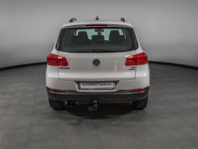 Volkswagen Tiguan 1.4 TSI BlueMotion MT (122 л. с.)